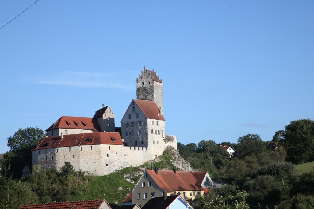 Hotel Burg Katzenstein Exterior foto