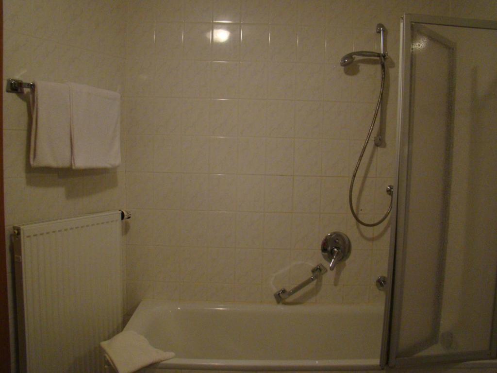 Hotel Burg Katzenstein Habitación foto